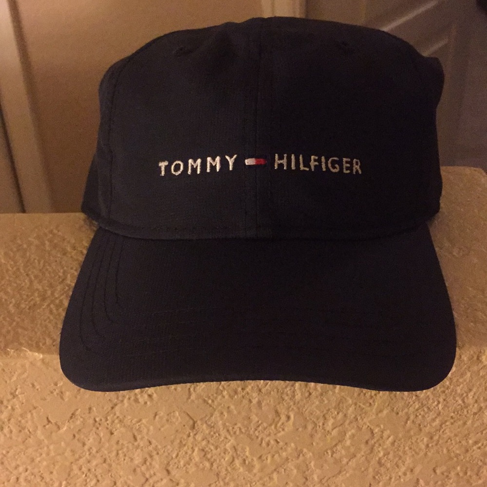Brand New Tommy Hilfiger “dad hat”